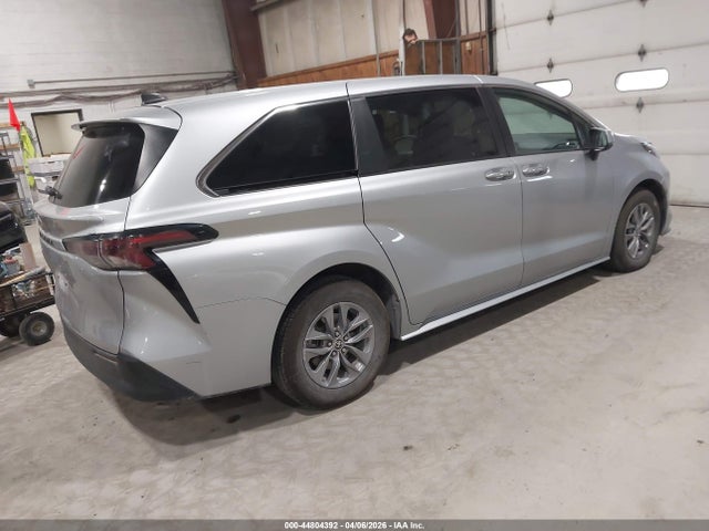 2023 TOYOTA SIENNA 5TDKRKEC7PS165659 Photo 3