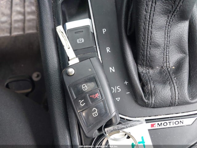 44804401 :رقم المزاد ، 3VV0B7AX7JM094859 vin ، 2018 Volkswagen Tiguan 2.0t S مزاد بيع