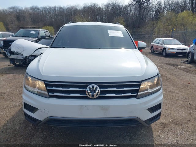 44804401 :رقم المزاد ، 3VV0B7AX7JM094859 vin ، 2018 Volkswagen Tiguan 2.0t S مزاد بيع