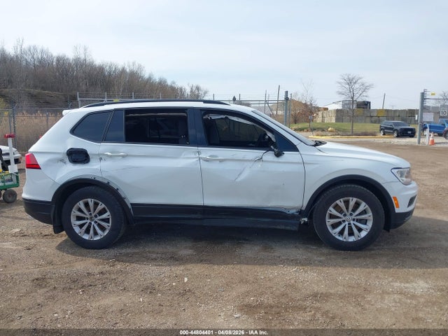44804401 :رقم المزاد ، 3VV0B7AX7JM094859 vin ، 2018 Volkswagen Tiguan 2.0t S مزاد بيع