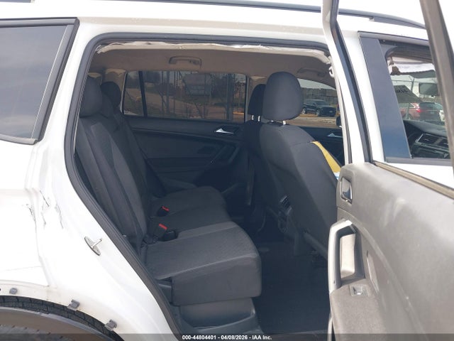 44804401 :رقم المزاد ، 3VV0B7AX7JM094859 vin ، 2018 Volkswagen Tiguan 2.0t S مزاد بيع
