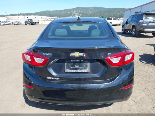 1G1BE5SM2J7124683 Chevrolet Cruze Lt Auto