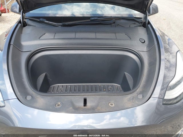 Продаж на аукціоні авто 2022 Tesla Model Y Long Range Dual Motor All-wheel Drive, vin: 7SAYGDEE6NF379379, номер лоту: 44804430
