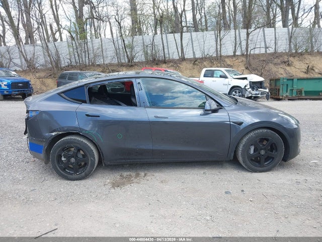Продаж на аукціоні авто 2022 Tesla Model Y Long Range Dual Motor All-wheel Drive, vin: 7SAYGDEE6NF379379, номер лоту: 44804430
