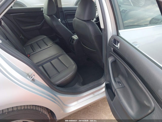44804437 :رقم المزاد ، 3VWRZ7AJ1AM035655 vin ، 2010 Volkswagen Jetta Se مزاد بيع
