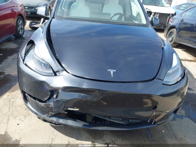 Продажа на аукционе авто 2024 Tesla Model Y Long Range Dual Motor All-wheel Drive, vin: 7SAYGAEE6RF108312, номер лота: 44804438