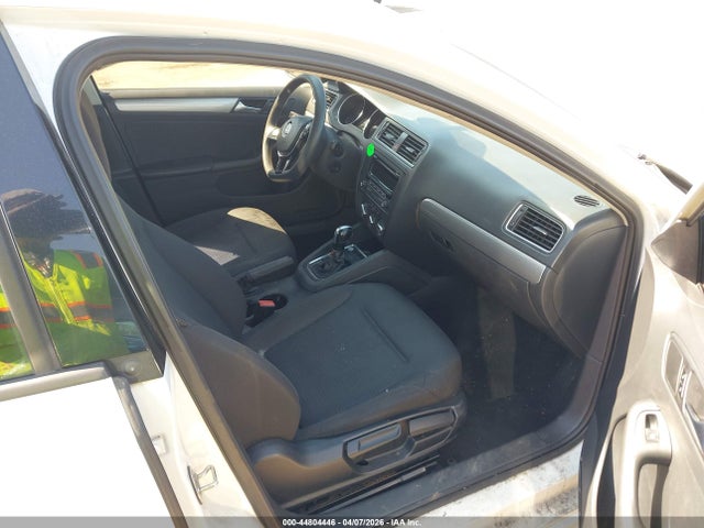 Продажа на аукционе авто 2015 Volkswagen Jetta 1.8t Se, vin: 3VWD17AJ8FM269932, номер лота: 44804446