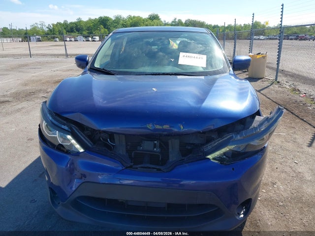 JN1BJ1CP6JW187976 Nissan Rogue Sport S