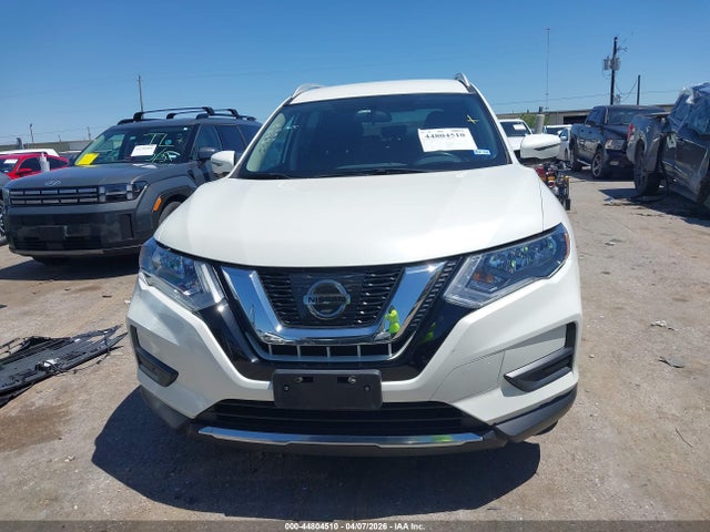 44804510 :رقم المزاد ، 5N1AT2MT7HC875318 vin ، 2017 Nissan Rogue Sv مزاد بيع