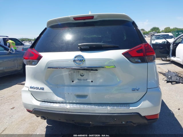 44804510 :رقم المزاد ، 5N1AT2MT7HC875318 vin ، 2017 Nissan Rogue Sv مزاد بيع