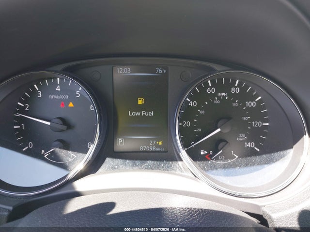 44804510 :رقم المزاد ، 5N1AT2MT7HC875318 vin ، 2017 Nissan Rogue Sv مزاد بيع