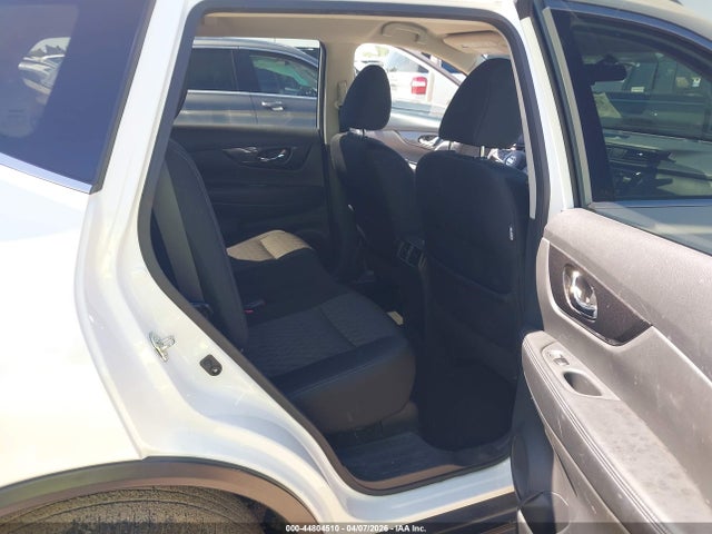 44804510 :رقم المزاد ، 5N1AT2MT7HC875318 vin ، 2017 Nissan Rogue Sv مزاد بيع