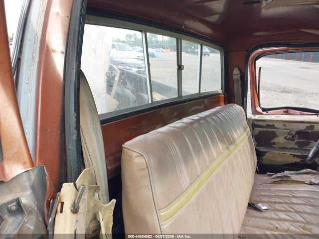 1983 Chevrolet C10 მანქანა იყიდება აუქციონზე, vin: 1GCDC14D5DF367300, აუქციონის ნომერი: 44804582