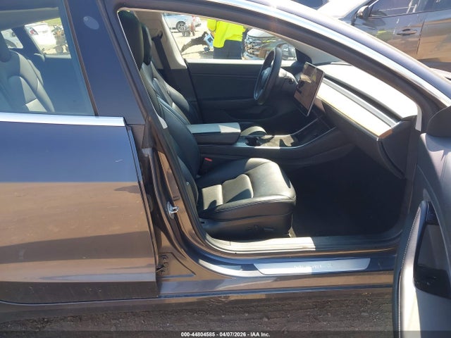 44804585 :رقم المزاد ، 5YJ3E1EA2KF425472 vin ، 2019 Tesla Model 3 Long Range/mid Range/standard Range/standard Range Plus مزاد بيع