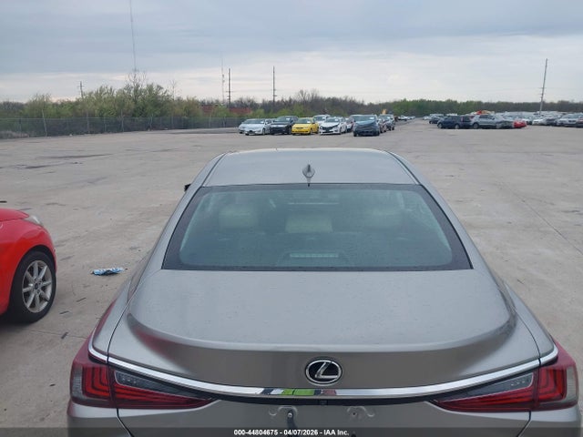 44804675 :رقم المزاد ، 58ADZ1B15MU106451 vin ، 2021 Lexus Es 350 مزاد بيع