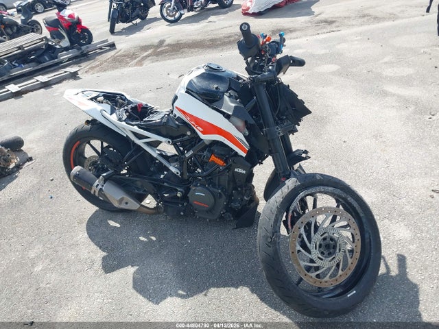2022 Ktm 390 Duke მანქანა იყიდება აუქციონზე, vin: MD2JPJ407NC235642, აუქციონის ნომერი: 44804780