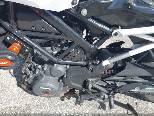 Продаж на аукціоні авто 2022 Ktm 390 Duke, vin: MD2JPJ407NC235642, номер лоту: 44804780