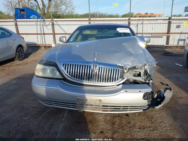 Auction sale of the 2005 Lincoln Town Car Signature, vin: 1LNHM81W65Y650903, lot number: 44804818