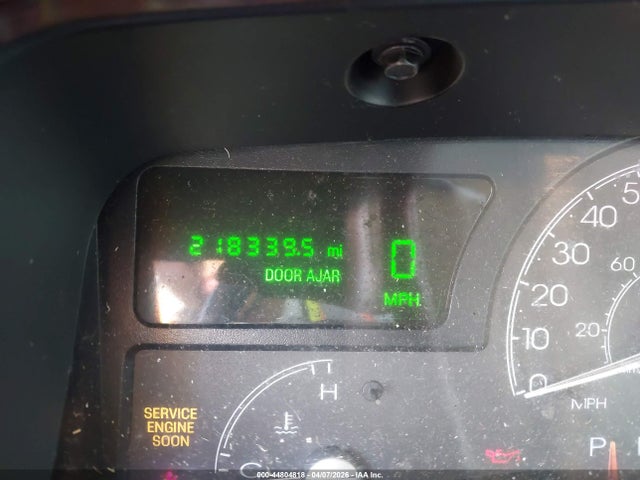 Auction sale of the 2005 Lincoln Town Car Signature, vin: 1LNHM81W65Y650903, lot number: 44804818
