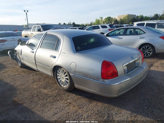 Auction sale of the 2005 Lincoln Town Car Signature, vin: 1LNHM81W65Y650903, lot number: 44804818