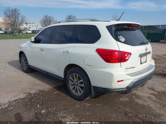 44804847 :رقم المزاد ، 5N1DR2MMXHC682441 vin ، 2017 Nissan Pathfinder S مزاد بيع