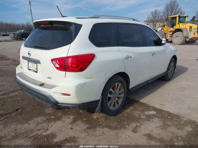 44804847 :رقم المزاد ، 5N1DR2MMXHC682441 vin ، 2017 Nissan Pathfinder S مزاد بيع