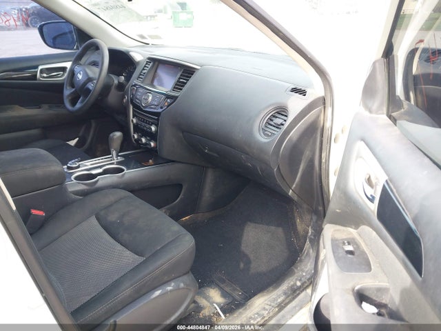 44804847 :رقم المزاد ، 5N1DR2MMXHC682441 vin ، 2017 Nissan Pathfinder S مزاد بيع