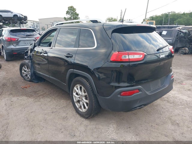 2018 JEEP CHEROKEE 1C4PJLCB4JD537460 Photo 2