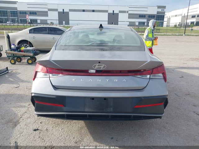 2025 Hyundai Elantra Sel Convenience მანქანა იყიდება აუქციონზე, vin: KMHLS4DG4SU978417, აუქციონის ნომერი: 44804985