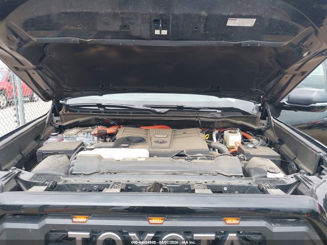 2025 Toyota Tundra Hybrid Trd Pro Hybrid Crewmax 5.5' Bed მანქანა იყიდება აუქციონზე, vin: 5TFPC5DB3SX105429, აუქციონის ნომერი: 44804999