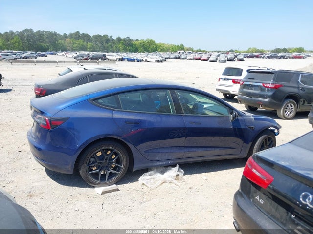 44805061 :رقم المزاد ، 5YJ3E1EA8NF188118 vin ، 2022 Tesla Model 3 Rear-wheel Drive مزاد بيع