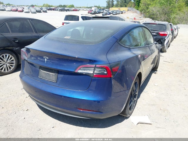 44805061 :رقم المزاد ، 5YJ3E1EA8NF188118 vin ، 2022 Tesla Model 3 Rear-wheel Drive مزاد بيع