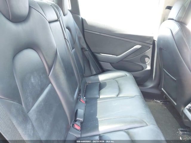 44805061 :رقم المزاد ، 5YJ3E1EA8NF188118 vin ، 2022 Tesla Model 3 Rear-wheel Drive مزاد بيع