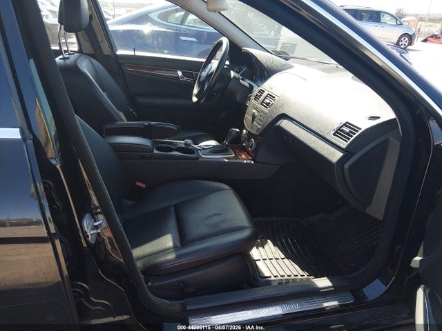 2010 Mercedes-benz C 300 Luxury მანქანა იყიდება აუქციონზე, vin: WDDGF5EB1AR112474, აუქციონის ნომერი: 44805115