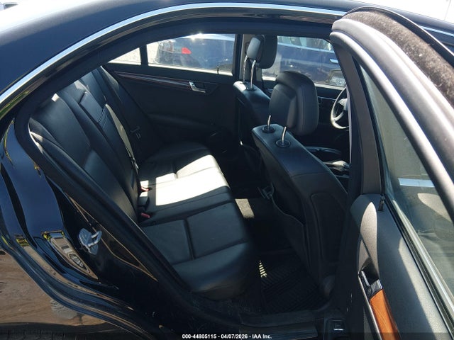 2010 Mercedes-benz C 300 Luxury მანქანა იყიდება აუქციონზე, vin: WDDGF5EB1AR112474, აუქციონის ნომერი: 44805115