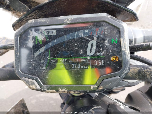 Kawasaki ZR900 2022 JKAZR2F12NA036647 Image 7