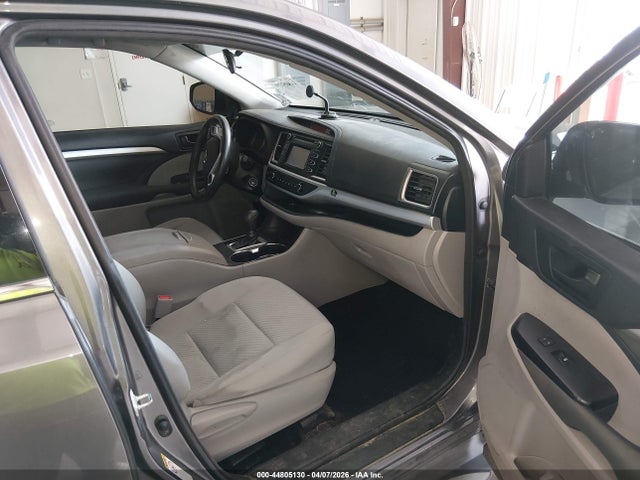 Toyota Highlander Le 2018 5TDZZRFH0JS263960 Image 5