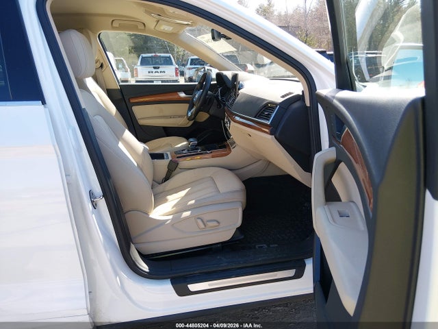 44805204 :رقم المزاد ، WA1AAAFY4M2002844 vin ، 2021 Audi Q5 Premium 45 Tfsi Quattro S Tronic مزاد بيع