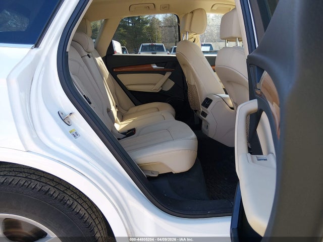 44805204 :رقم المزاد ، WA1AAAFY4M2002844 vin ، 2021 Audi Q5 Premium 45 Tfsi Quattro S Tronic مزاد بيع