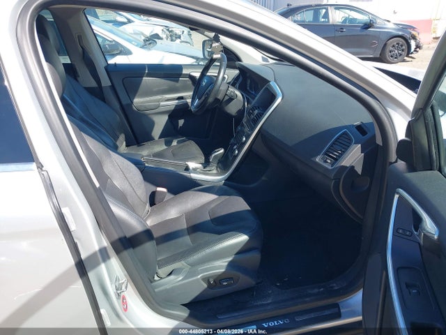 2015 Volvo Xc60 T5 Premier მანქანა იყიდება აუქციონზე, vin: YV440MDB5F2615092, აუქციონის ნომერი: 44805213