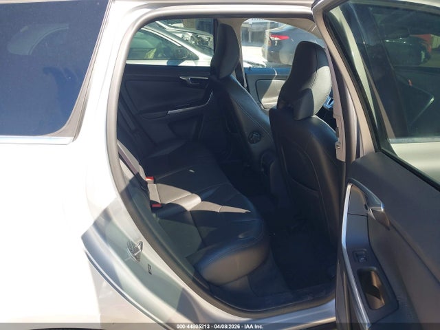 2015 Volvo Xc60 T5 Premier მანქანა იყიდება აუქციონზე, vin: YV440MDB5F2615092, აუქციონის ნომერი: 44805213