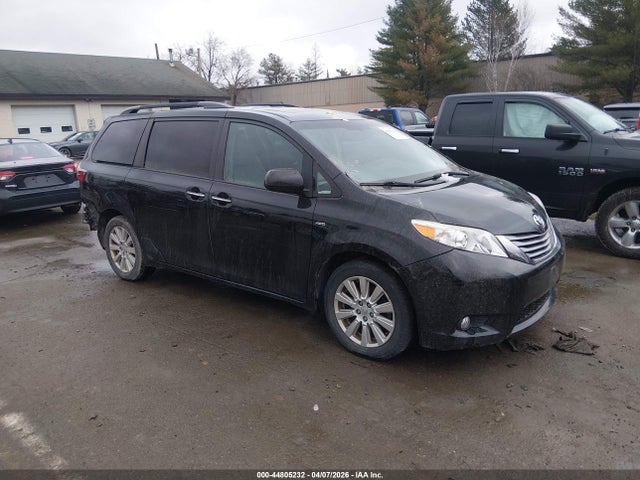 44805232 :رقم المزاد ، 5TDDZ3DC2HS161830 vin ، 2017 Toyota Sienna Xle 7 Passenger مزاد بيع