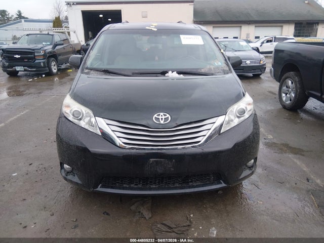 44805232 :رقم المزاد ، 5TDDZ3DC2HS161830 vin ، 2017 Toyota Sienna Xle 7 Passenger مزاد بيع