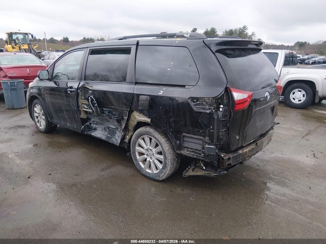 44805232 :رقم المزاد ، 5TDDZ3DC2HS161830 vin ، 2017 Toyota Sienna Xle 7 Passenger مزاد بيع