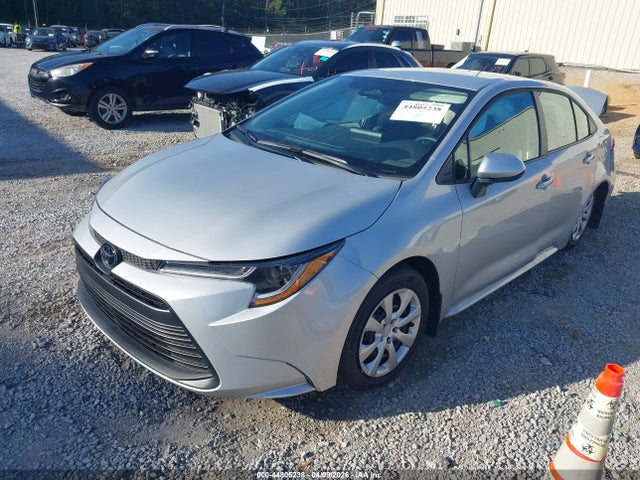 Toyota COROLLA LE 2026 5YFB4MDE8TP438365 Image 2