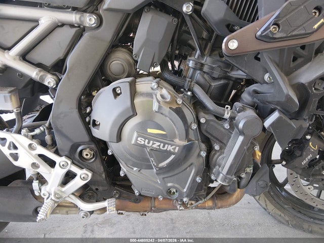 2025 Suzuki Gsx800 F მანქანა იყიდება აუქციონზე, vin: JS1EM13B7S7101084, აუქციონის ნომერი: 44805242