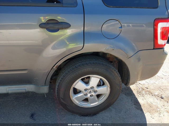 2010 Ford Escape Xlt მანქანა იყიდება აუქციონზე, vin: 1FMCU0D7XAKA11369, აუქციონის ნომერი: 44805248