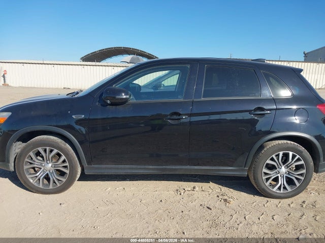JA4AP3AU1JZ008375 Mitsubishi Outlander Sport 2.0 Es