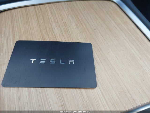 2024 Tesla Model Y Long Range Single Motor Rear-wheel Drive/rwd მანქანა იყიდება აუქციონზე, vin: 7SAYGDED2RA332070, აუქციონის ნომერი: 44805261