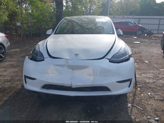 2024 Tesla Model Y Long Range Single Motor Rear-wheel Drive/rwd მანქანა იყიდება აუქციონზე, vin: 7SAYGDED2RA332070, აუქციონის ნომერი: 44805261